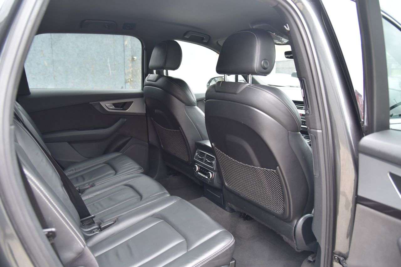 2016 AUDI Q7 2016 AUDI Q7