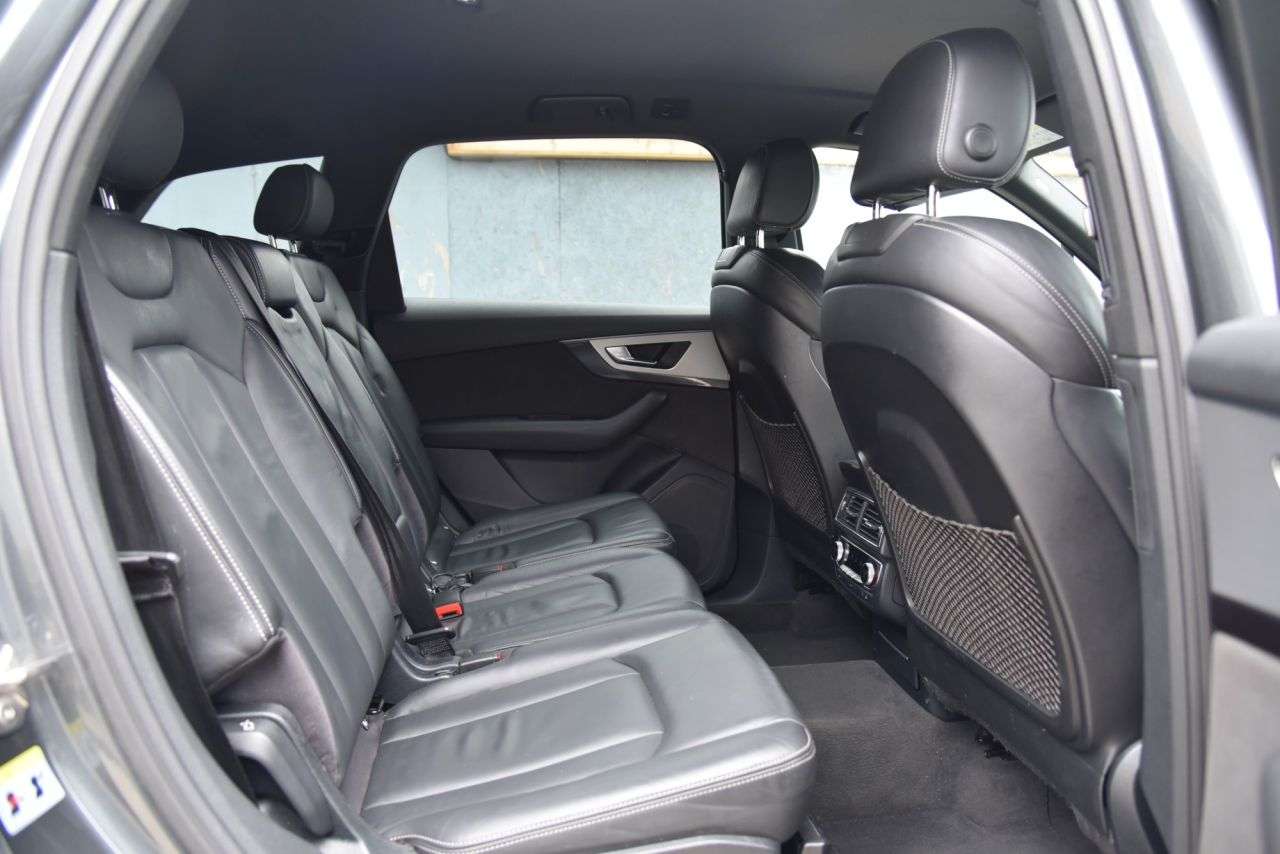2016 AUDI Q7 2016 AUDI Q7