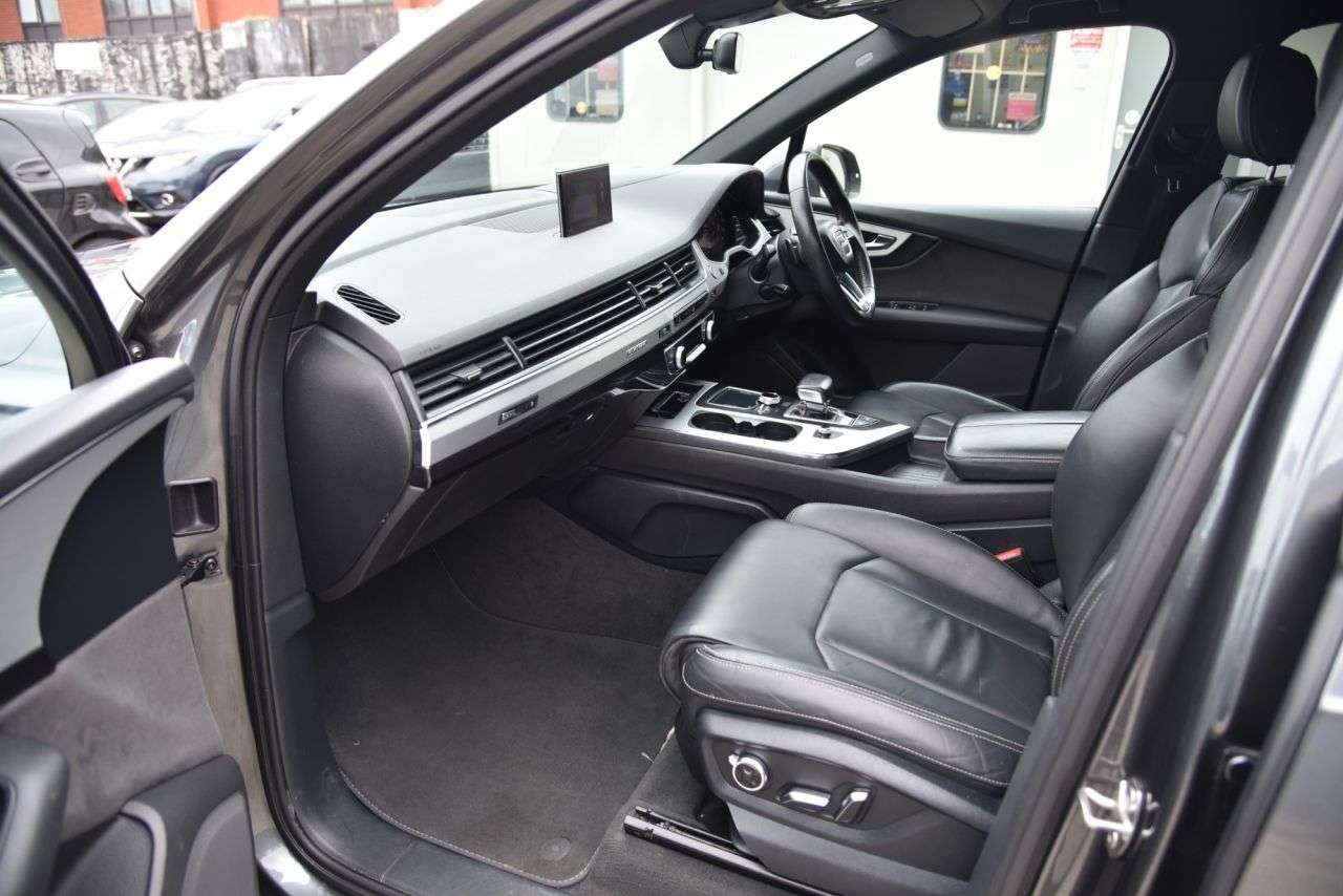 2016 AUDI Q7 2016 AUDI Q7