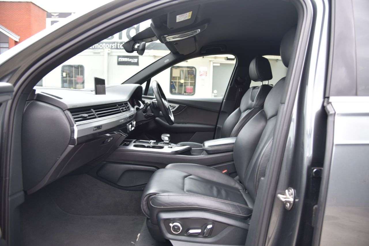 2016 AUDI Q7 2016 AUDI Q7