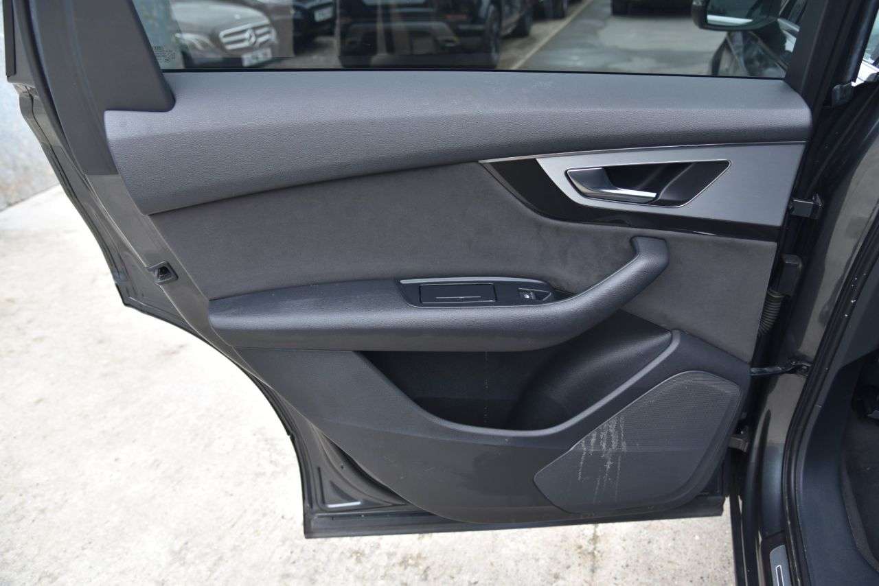 2016 AUDI Q7 2016 AUDI Q7