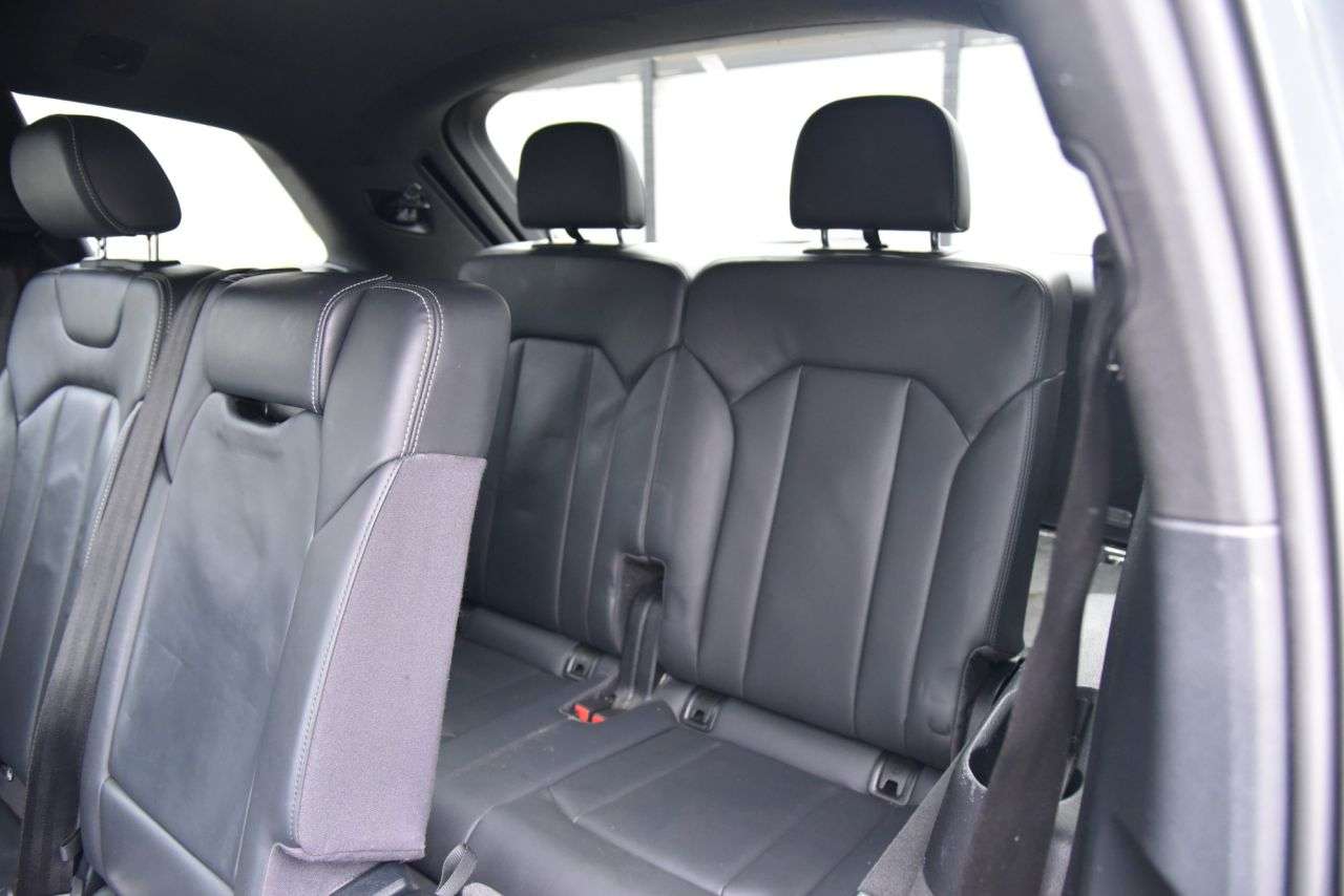 2016 AUDI Q7 2016 AUDI Q7