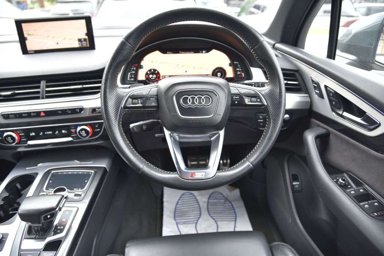 2016 AUDI Q7 2016 AUDI Q7