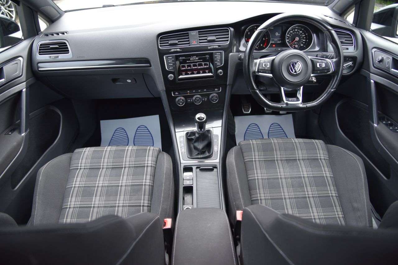 A 2014 VOLKSWAGEN GOLF 2.0 TDI BlueMotion Tech GTD Hatchback 5dr Diesel Manual Euro 6 (s/s) (184 p A 2014 VOLKSWAGEN GOLF 2.0 TDI BlueMotion Tech GTD Hatchback 5dr Diesel Manual Euro 6 (s/s) (184 p