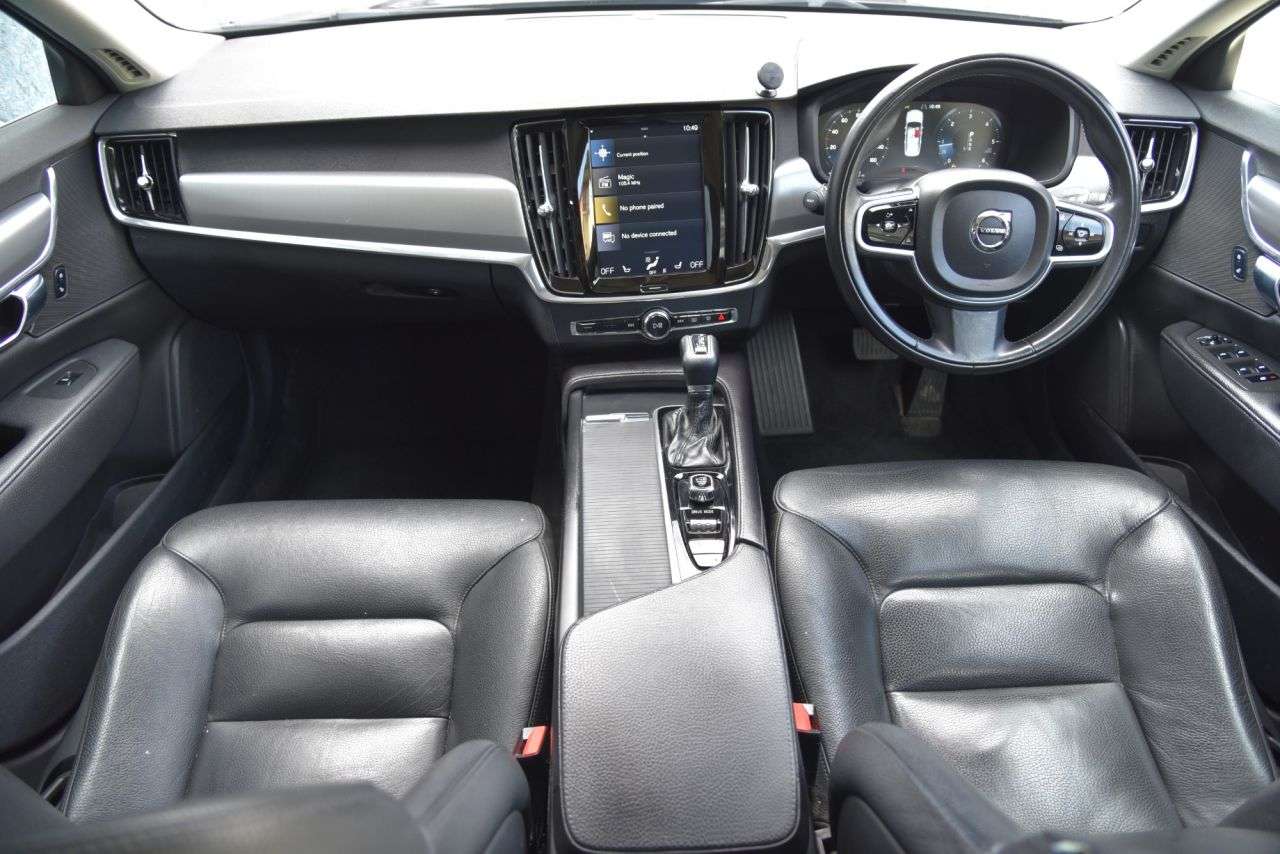 A 2018 VOLVO S90 2.0 D4 Momentum Saloon 4dr Diesel Auto Euro 6 (s/s) (190 ps) ULEZ | 1 FORME A 2018 VOLVO S90 2.0 D4 Momentum Saloon 4dr Diesel Auto Euro 6 (s/s) (190 ps) ULEZ | 1 FORME