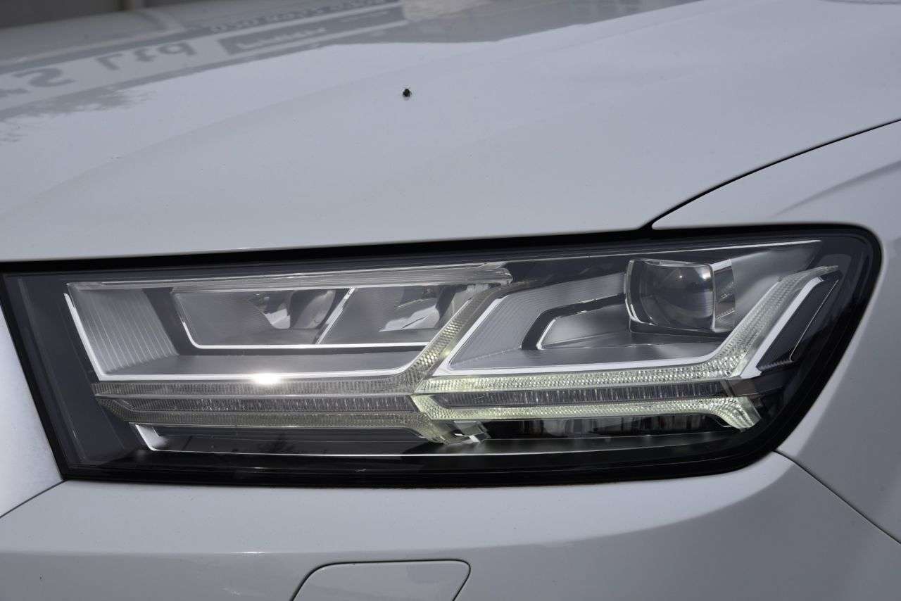 2015 AUDI Q7 2015 AUDI Q7