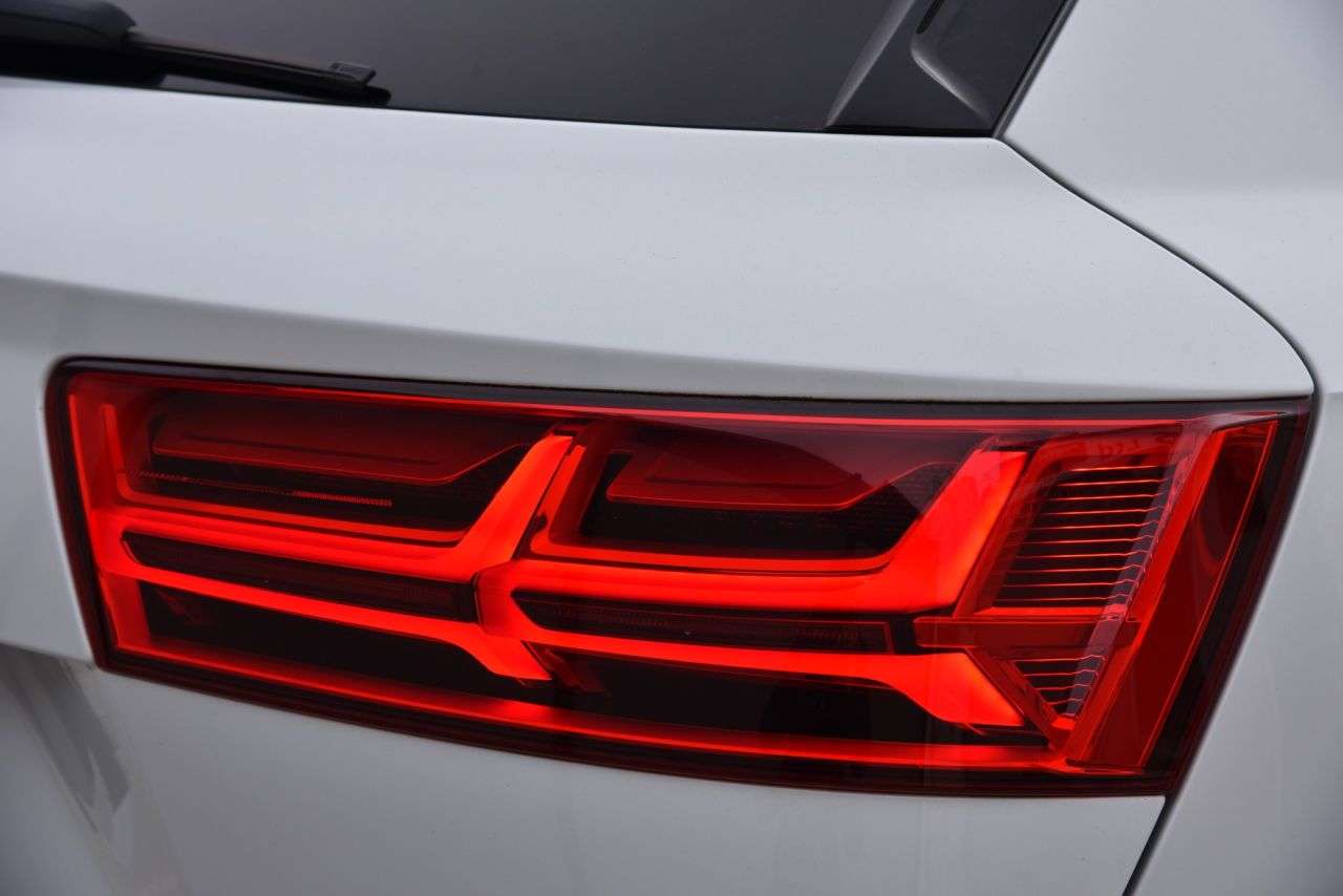 2015 AUDI Q7 2015 AUDI Q7