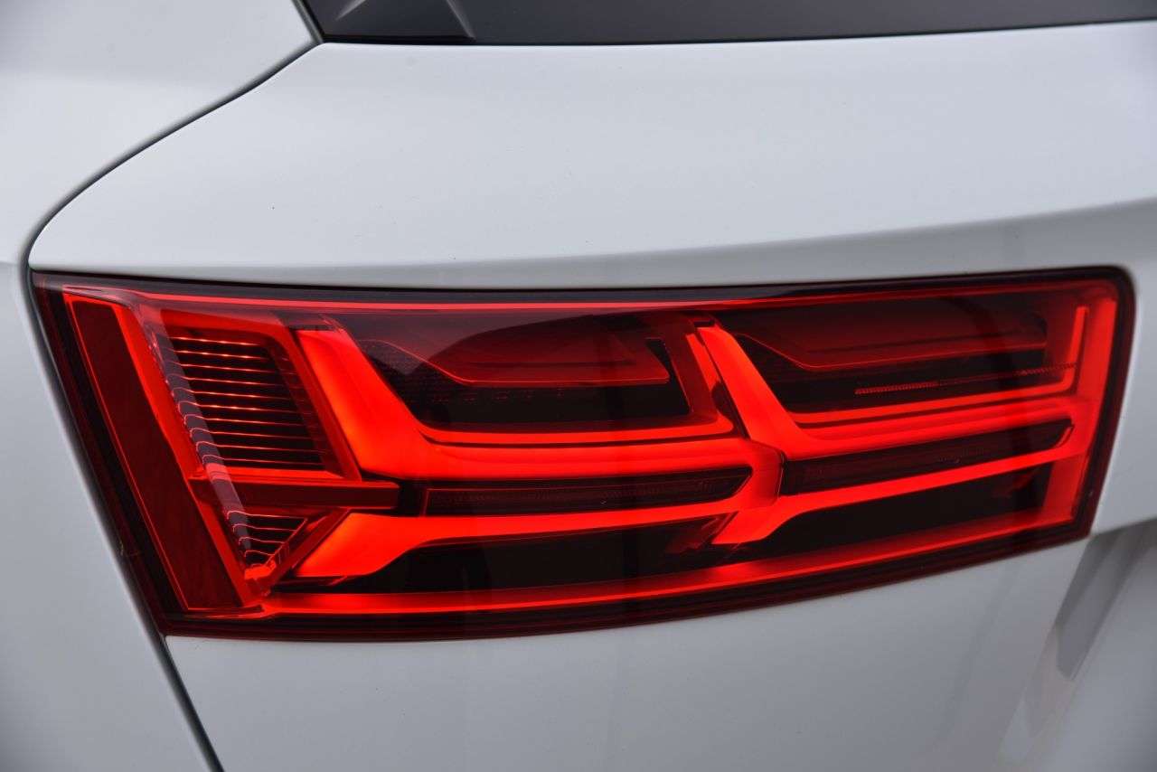 2015 AUDI Q7 2015 AUDI Q7