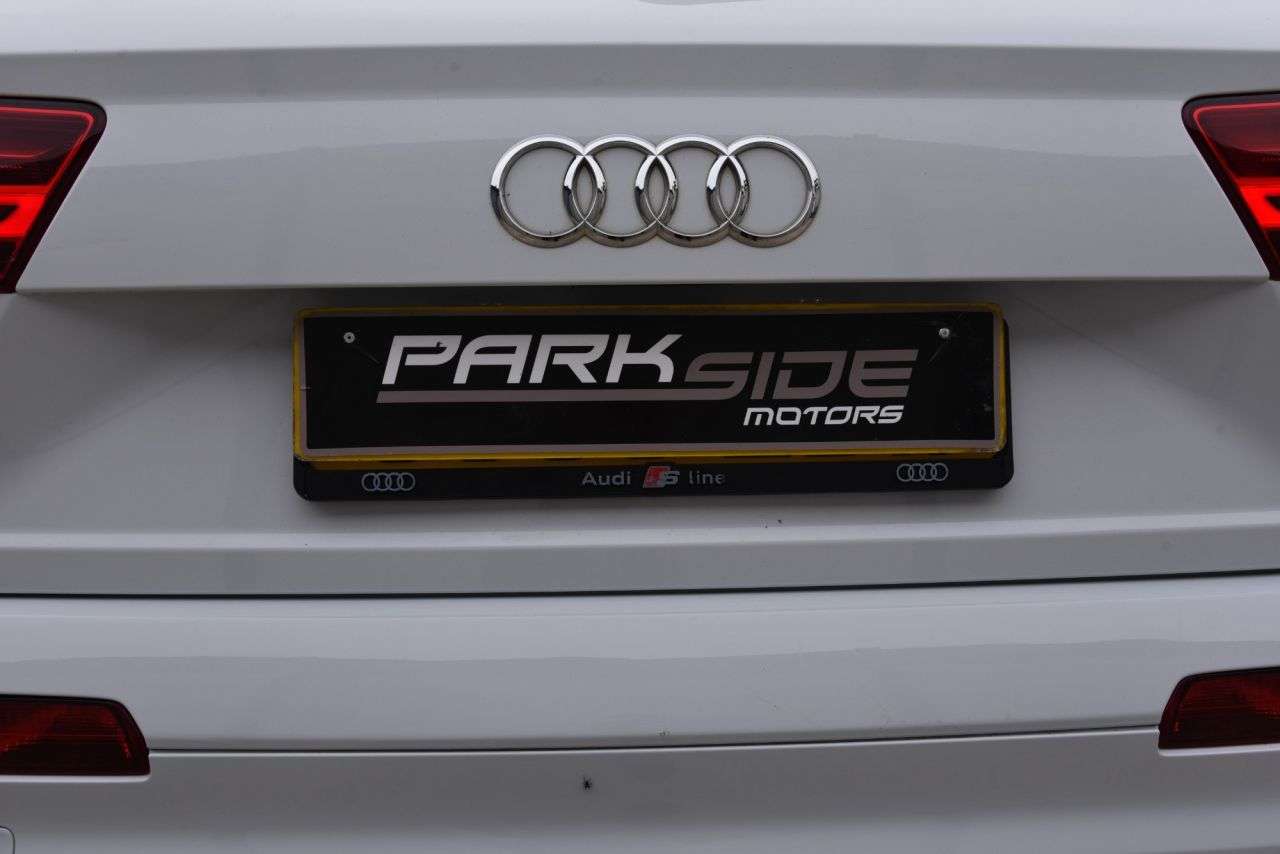 2015 AUDI Q7 2015 AUDI Q7