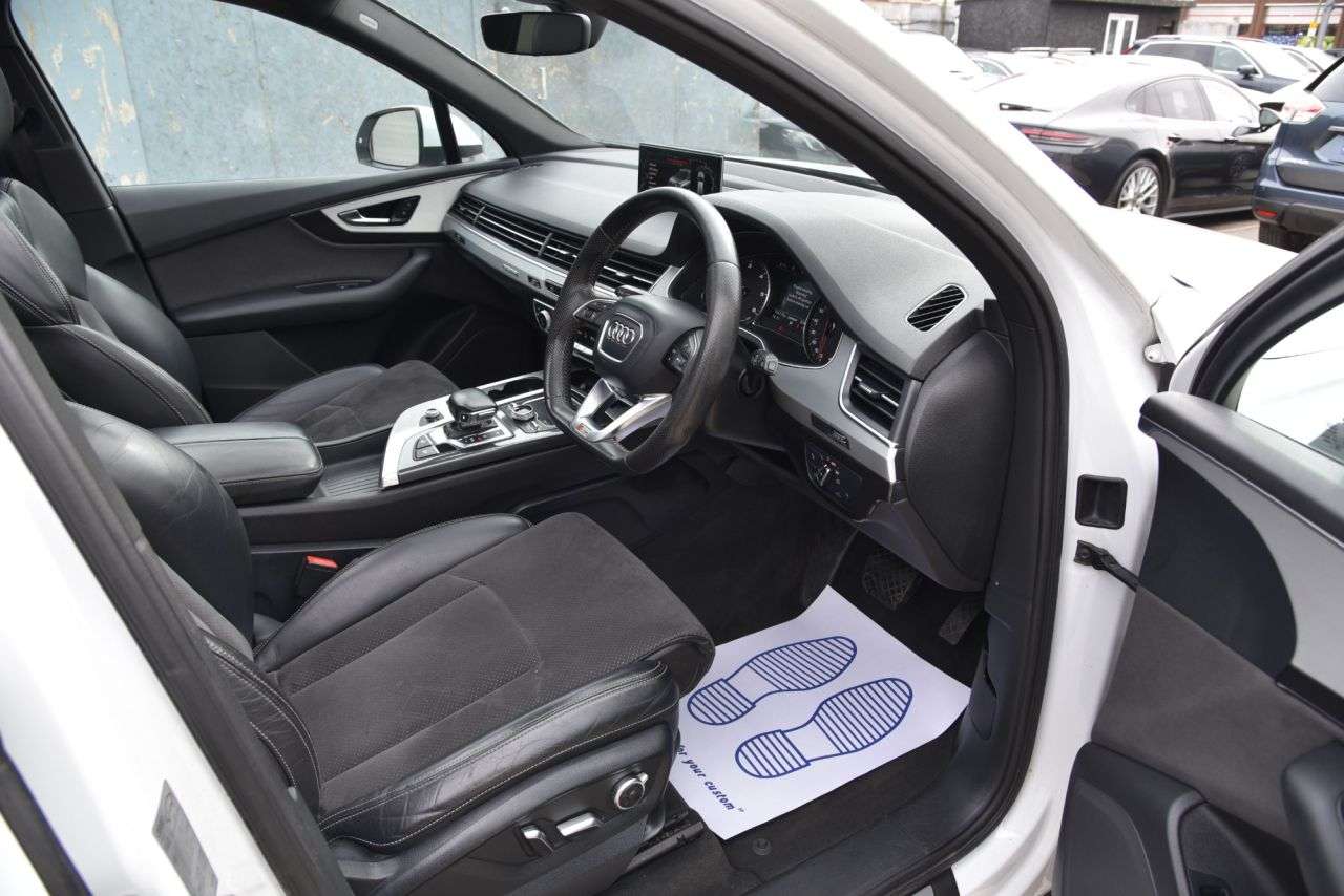 2015 AUDI Q7 2015 AUDI Q7