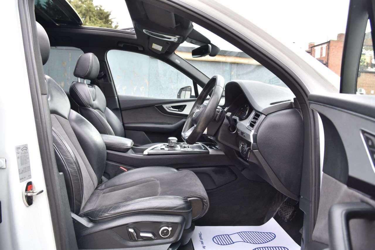 2015 AUDI Q7 2015 AUDI Q7