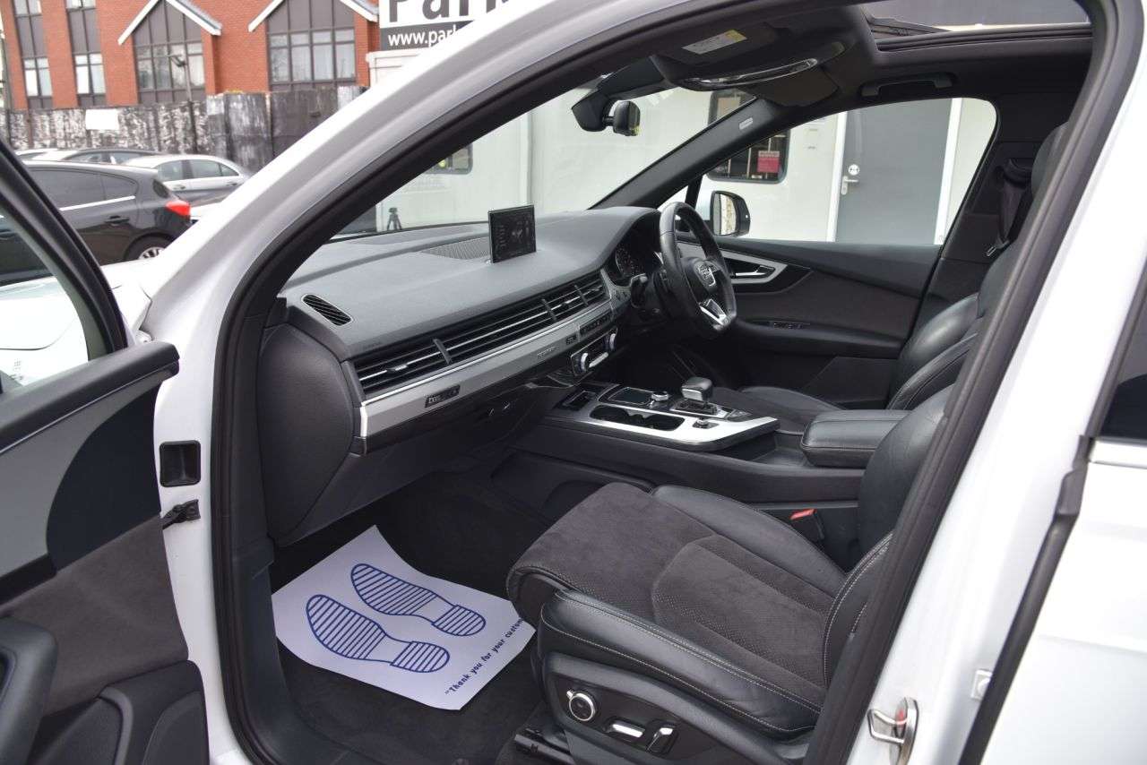 2015 AUDI Q7 2015 AUDI Q7