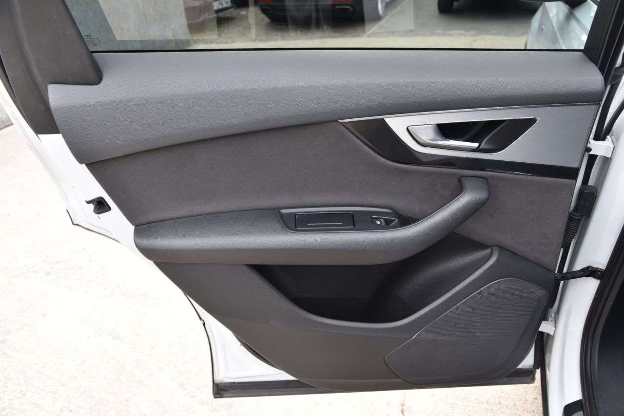 2015 AUDI Q7 2015 AUDI Q7