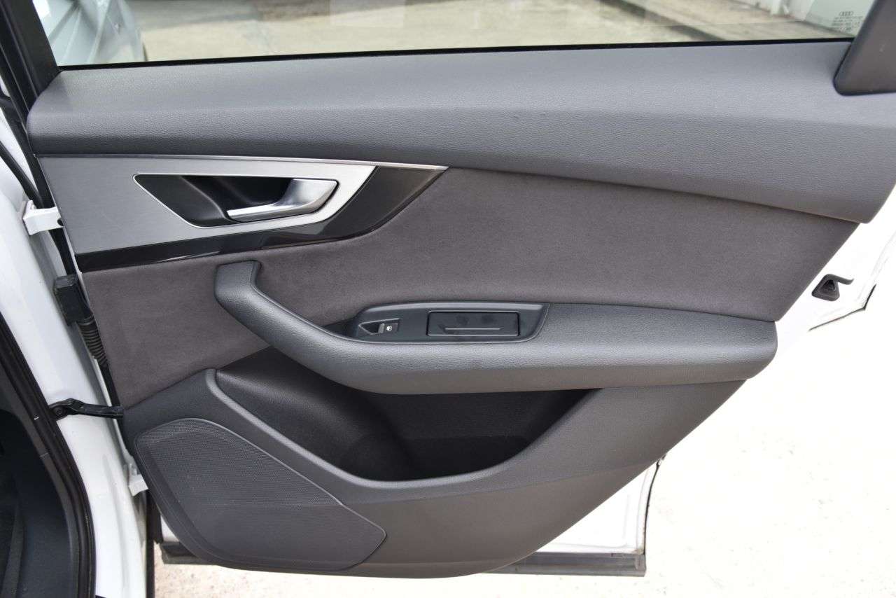 2015 AUDI Q7 2015 AUDI Q7