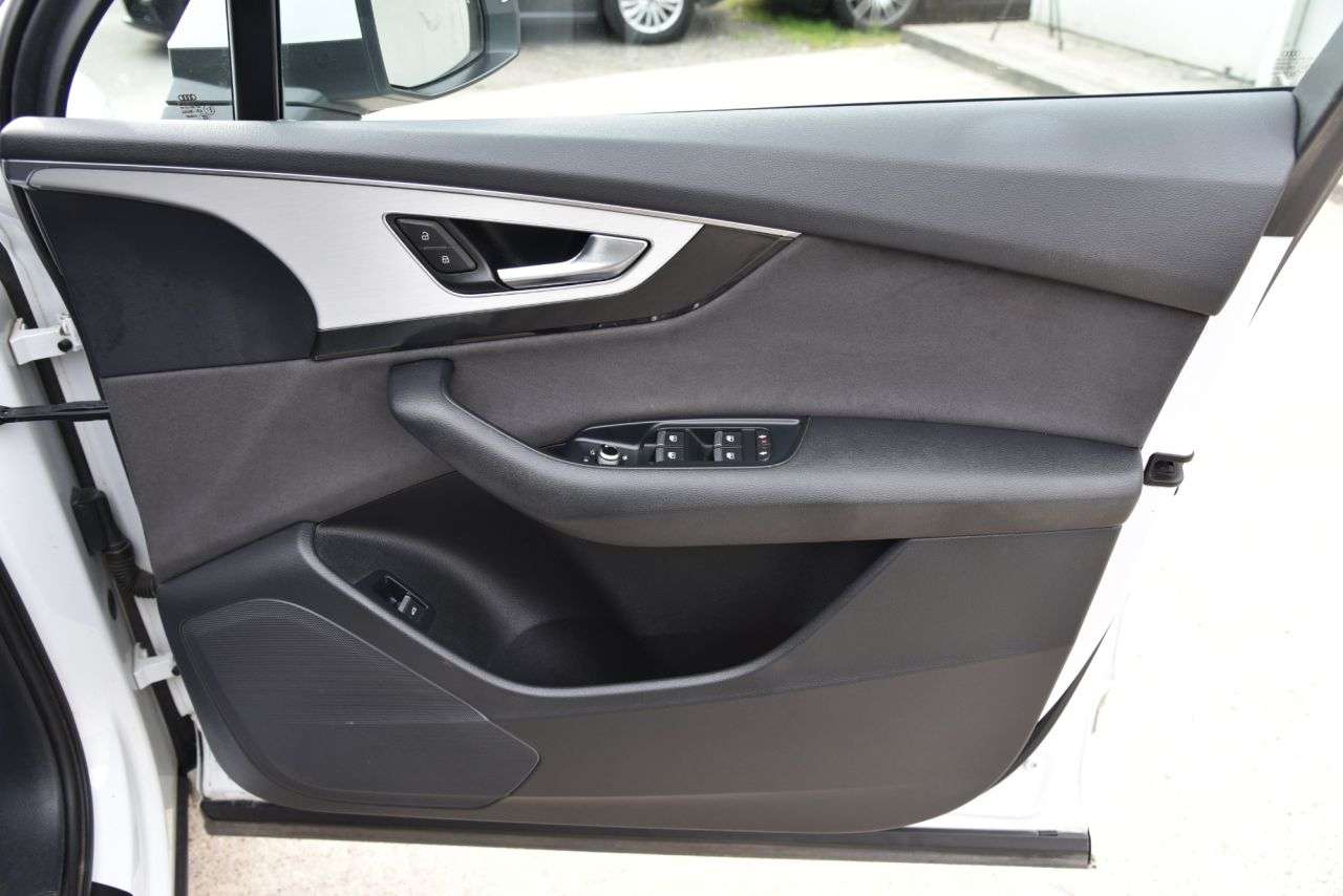 2015 AUDI Q7 2015 AUDI Q7