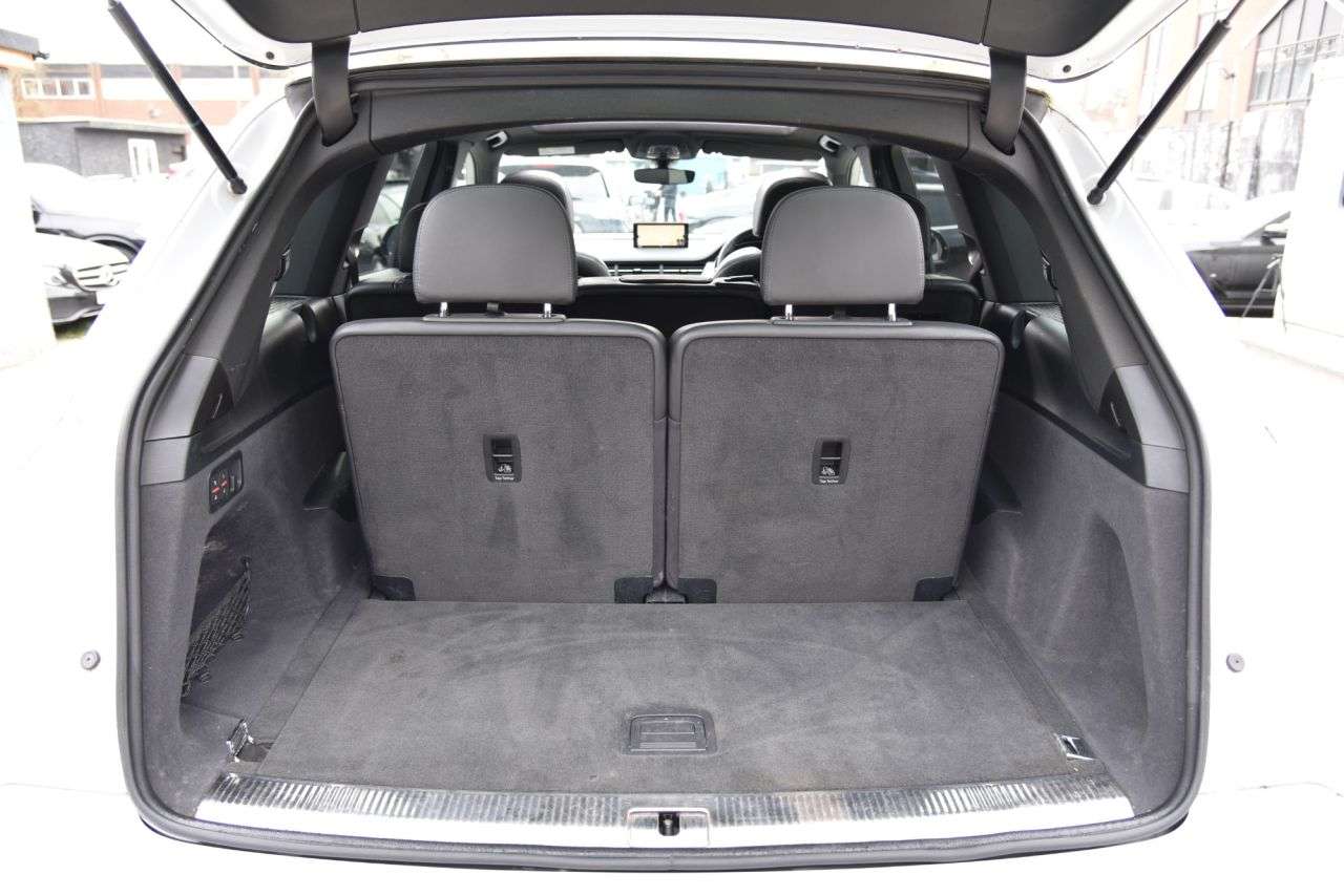 2015 AUDI Q7 2015 AUDI Q7