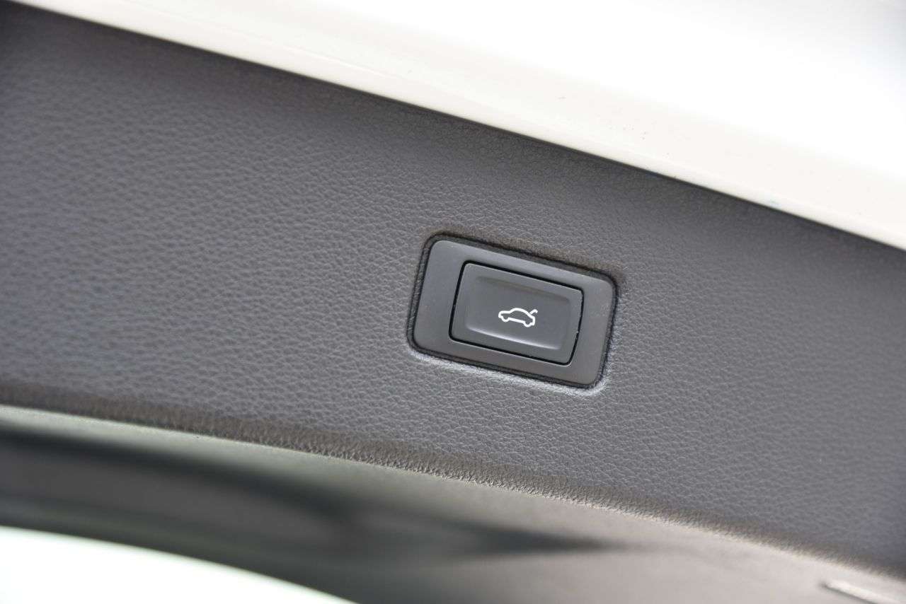 2015 AUDI Q7 2015 AUDI Q7