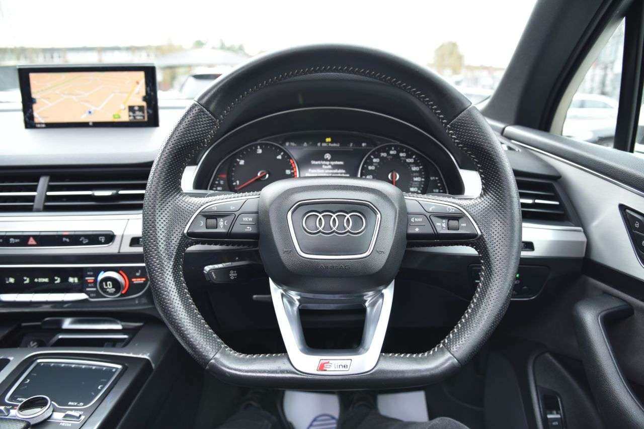 2015 AUDI Q7 2015 AUDI Q7