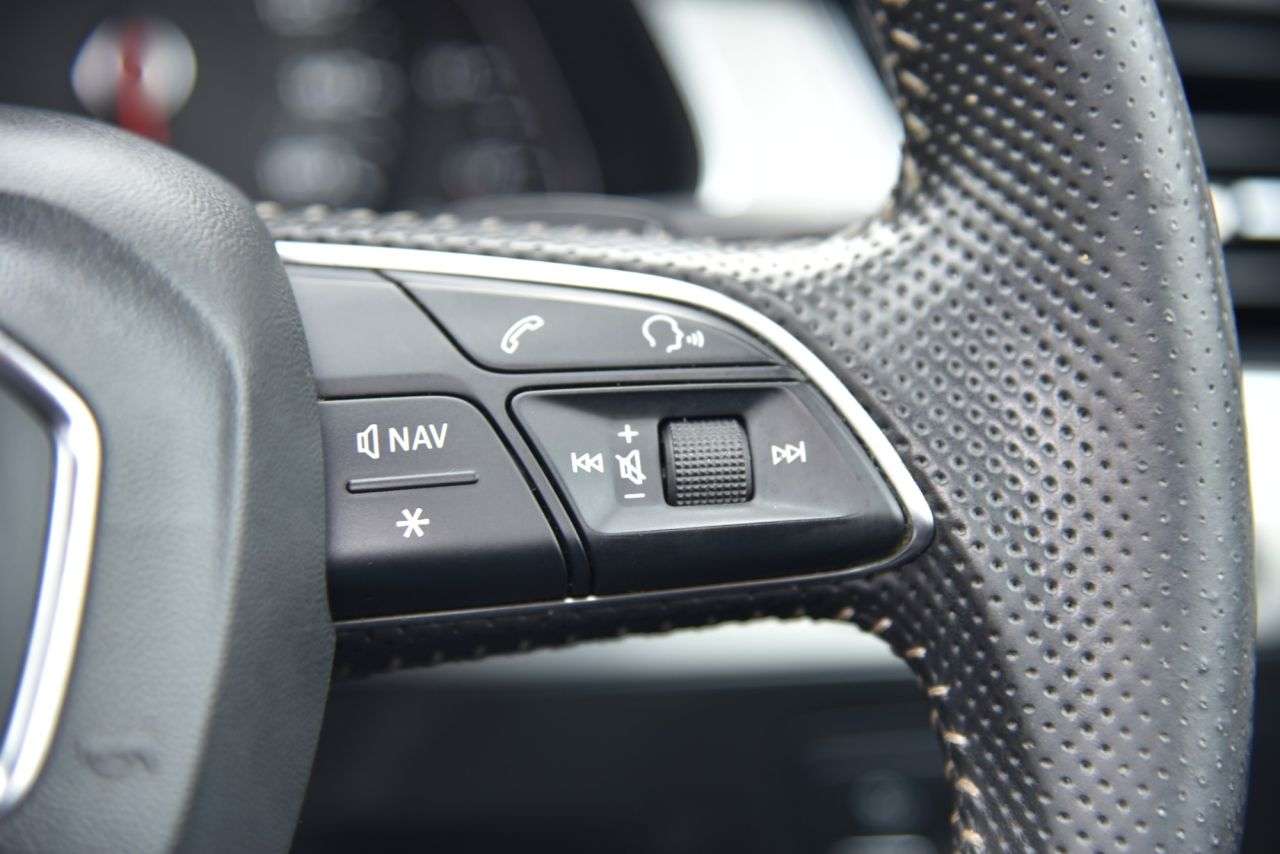2015 AUDI Q7 2015 AUDI Q7