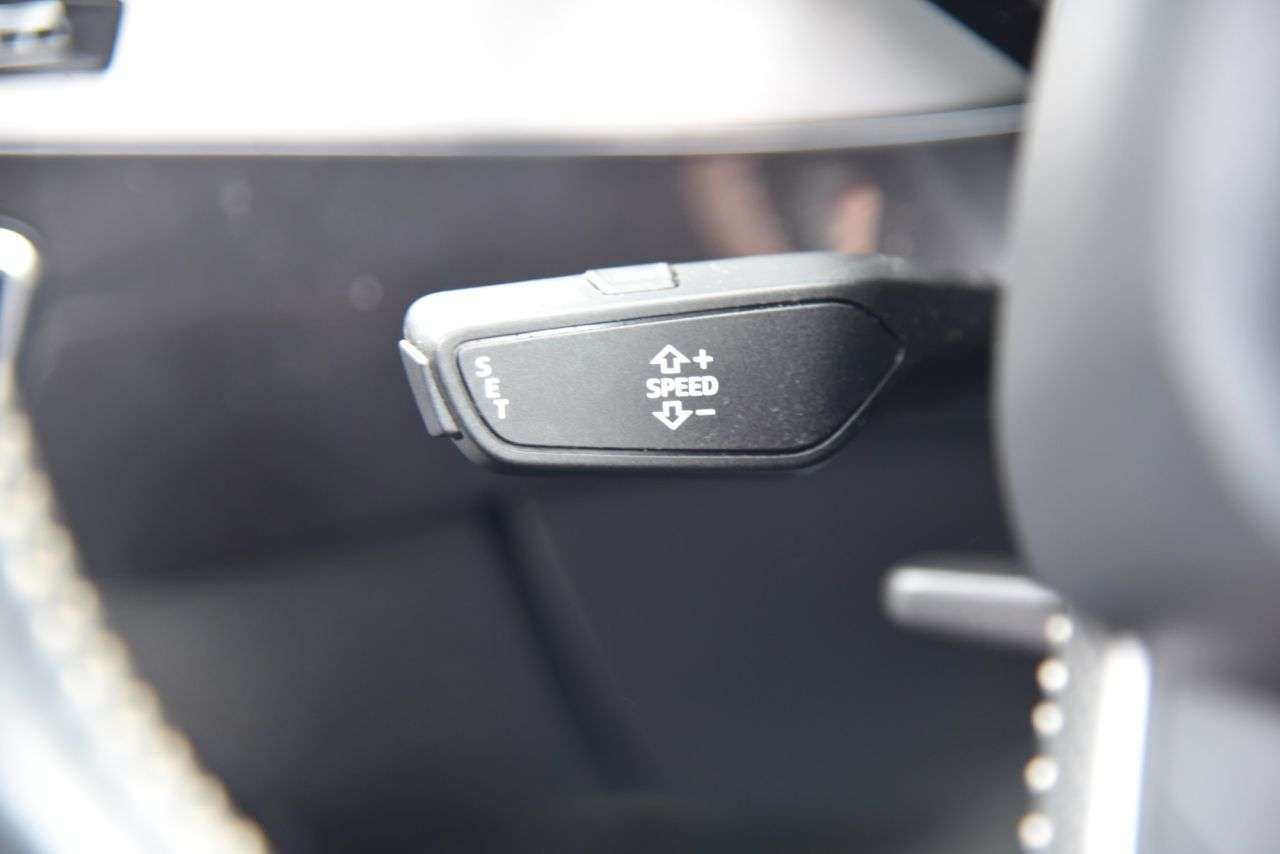 2015 AUDI Q7 2015 AUDI Q7