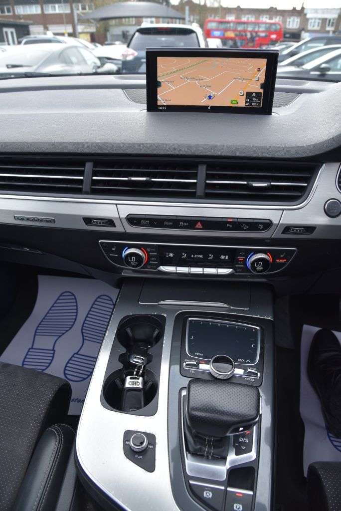 2015 AUDI Q7 2015 AUDI Q7