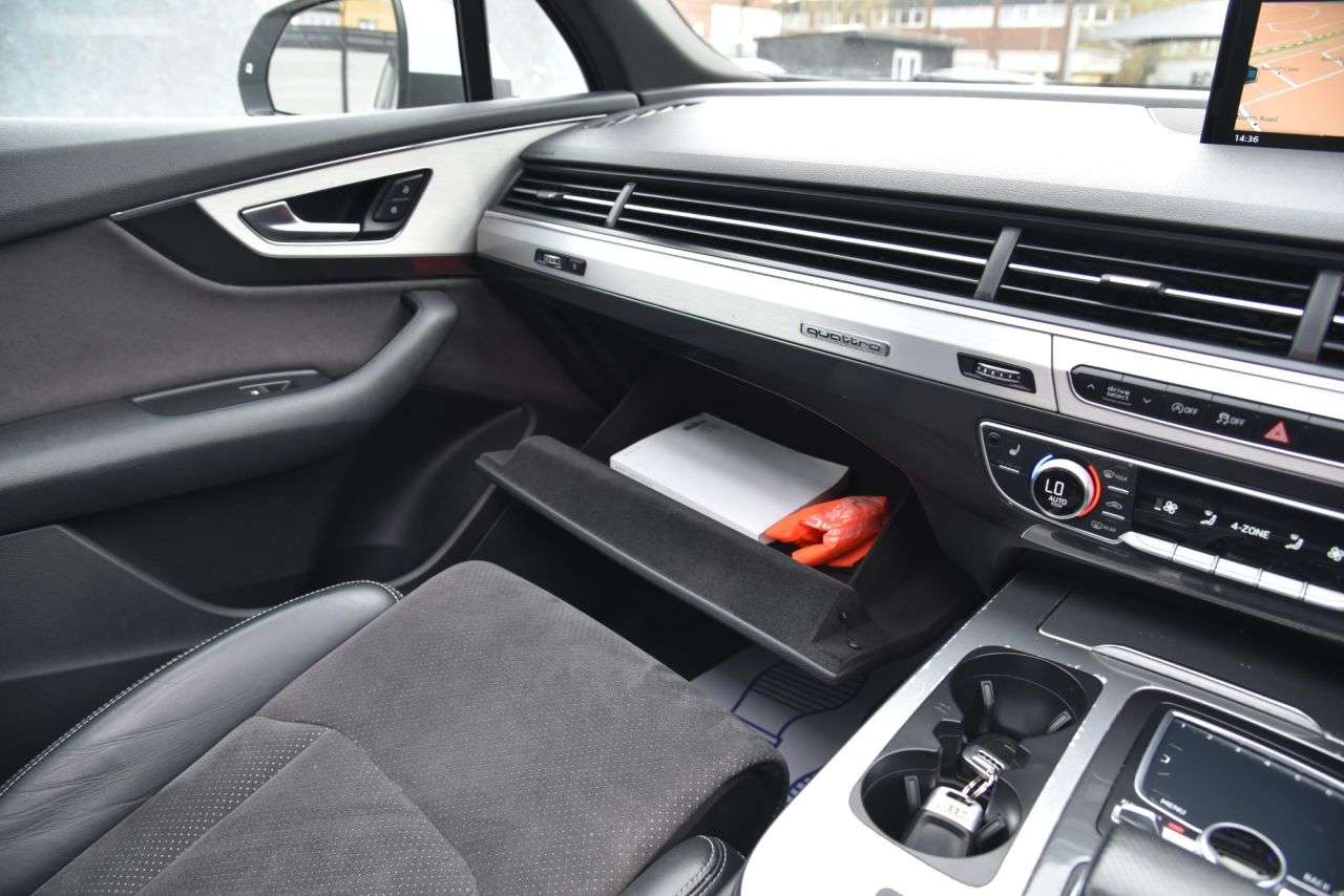 2015 AUDI Q7 2015 AUDI Q7