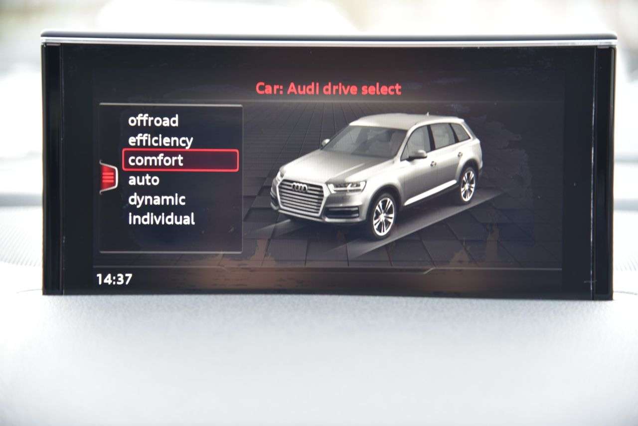 2015 AUDI Q7 2015 AUDI Q7