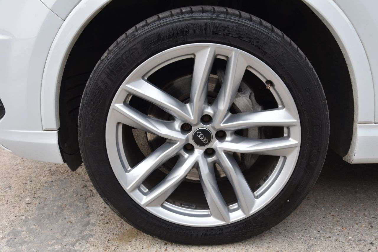 2015 AUDI Q7 2015 AUDI Q7