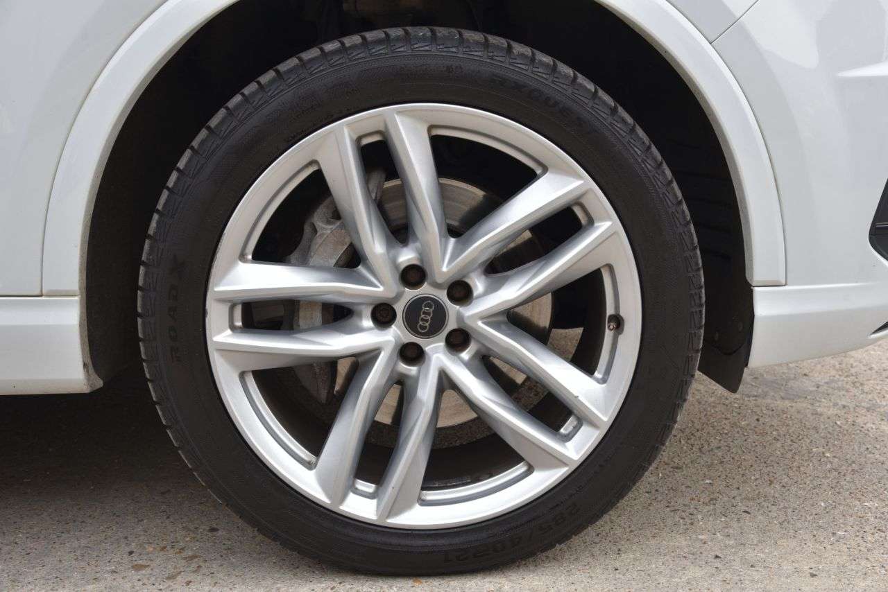 2015 AUDI Q7 2015 AUDI Q7