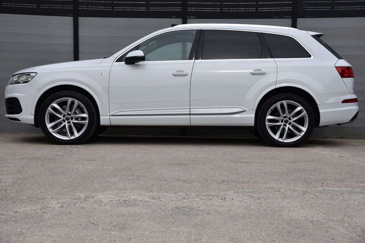 2015 AUDI Q7 2015 AUDI Q7