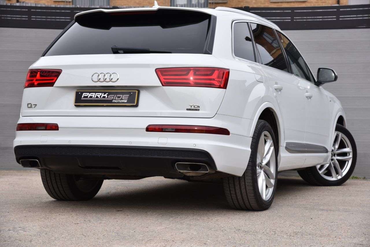 2015 AUDI Q7 2015 AUDI Q7