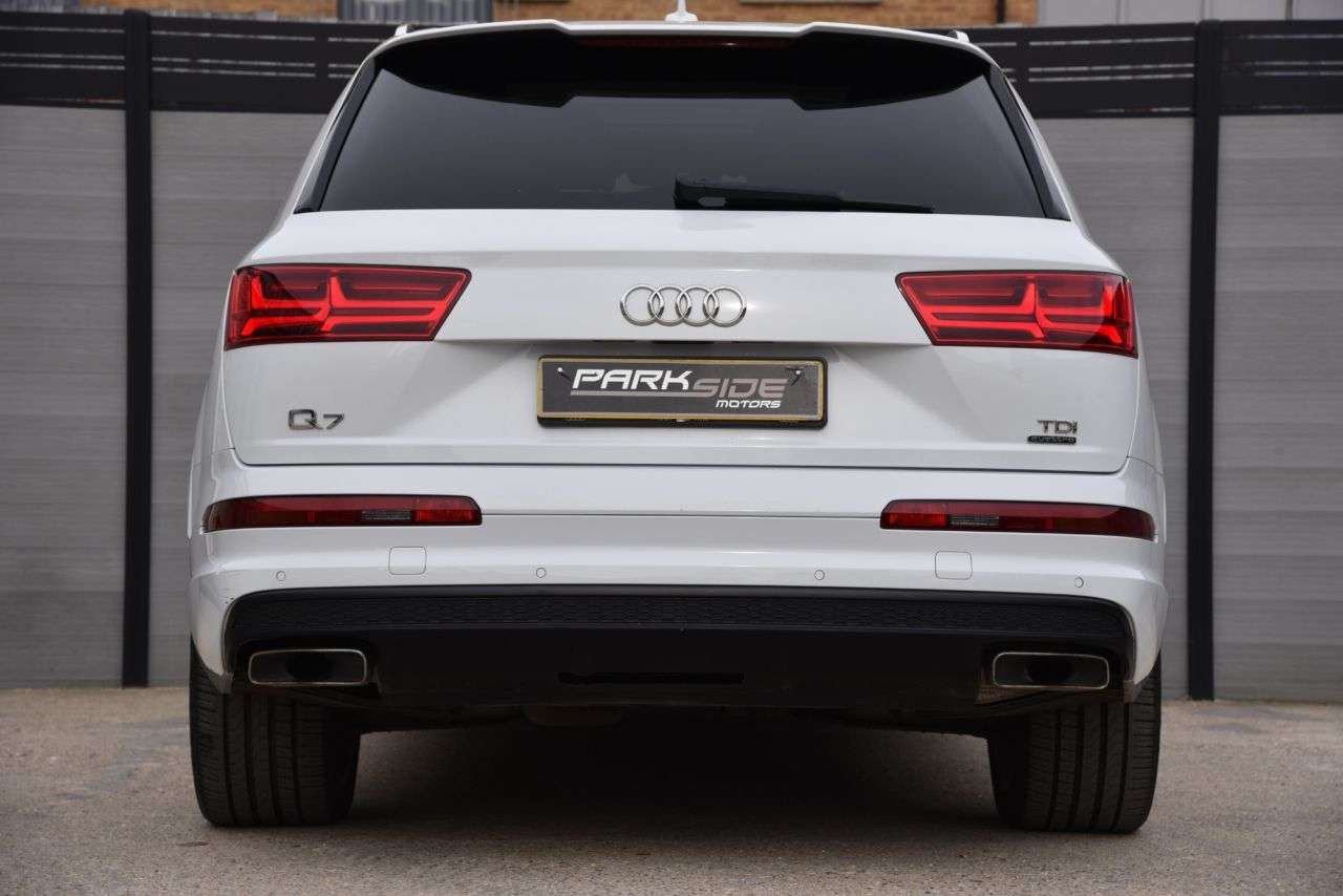 2015 AUDI Q7 2015 AUDI Q7