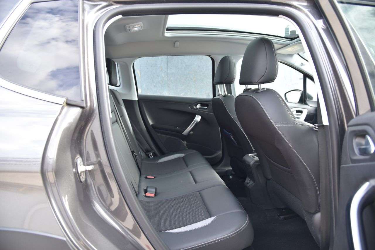 2019 PEUGEOT 2008 2019 PEUGEOT 2008