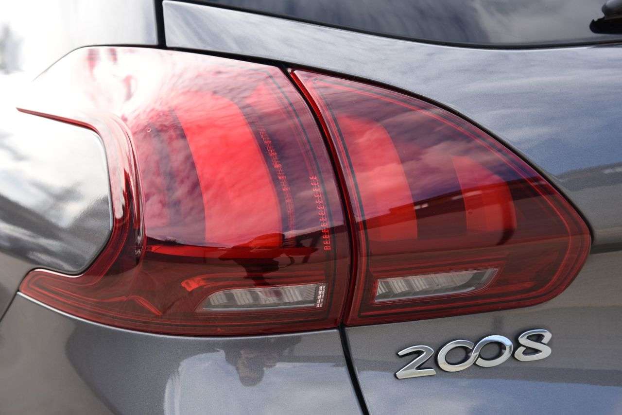 2019 PEUGEOT 2008 2019 PEUGEOT 2008