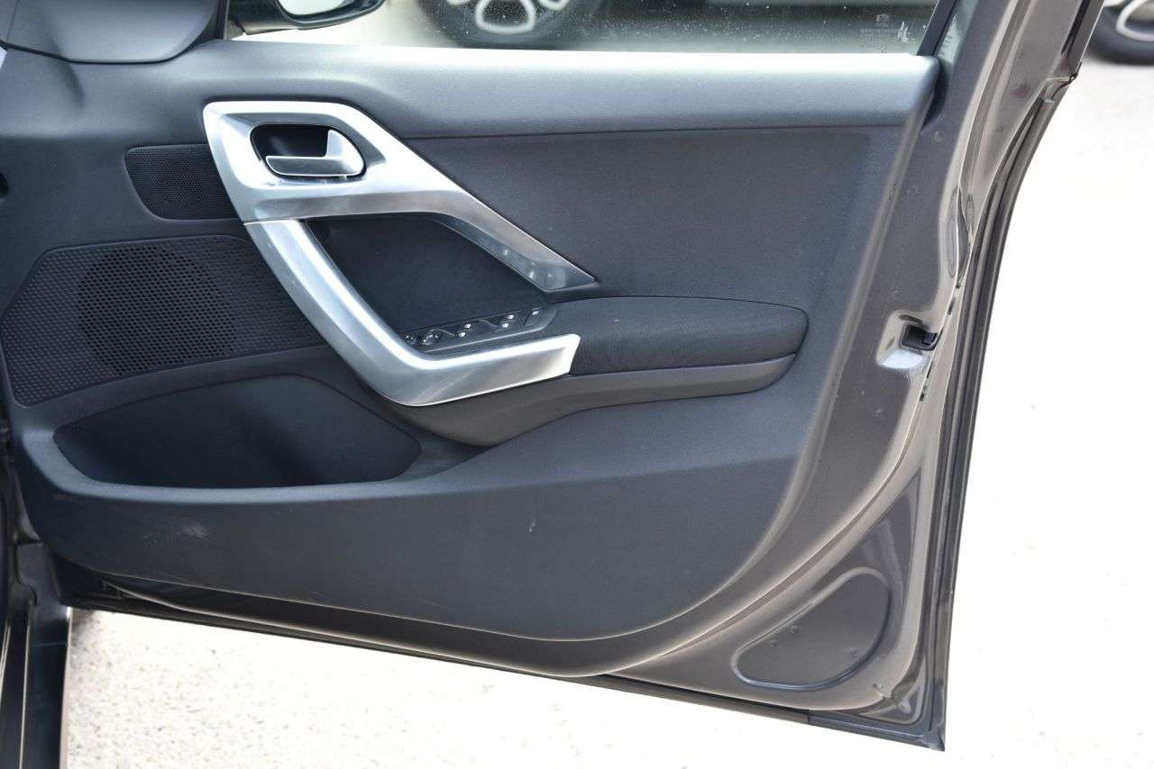 2019 PEUGEOT 2008 2019 PEUGEOT 2008