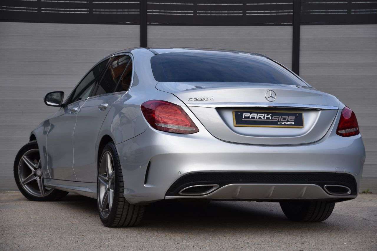 A 2017 MERCEDES-BENZ C-CLASS 2.1 C220d AMG Line Saloon 4dr Diesel G-Tronic+ Euro 6 (s/s) (170 ps) LEATHE A 2017 MERCEDES-BENZ C-CLASS 2.1 C220d AMG Line Saloon 4dr Diesel G-Tronic+ Euro 6 (s/s) (170 ps) LEATHE