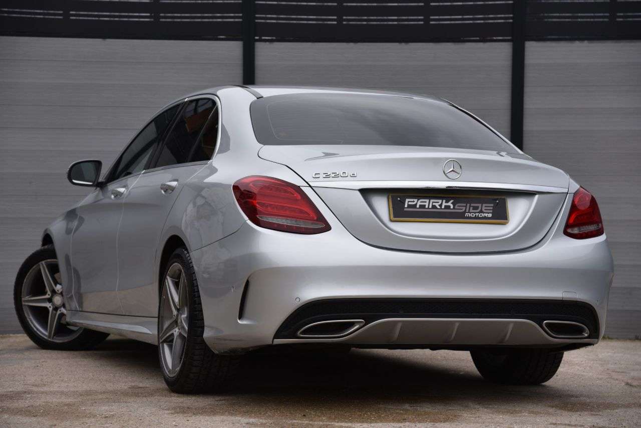 A 2017 MERCEDES-BENZ C-CLASS 2.1 C220d AMG Line Saloon 4dr Diesel G-Tronic+ Euro 6 (s/s) (170 ps) LEATHE A 2017 MERCEDES-BENZ C-CLASS 2.1 C220d AMG Line Saloon 4dr Diesel G-Tronic+ Euro 6 (s/s) (170 ps) LEATHE