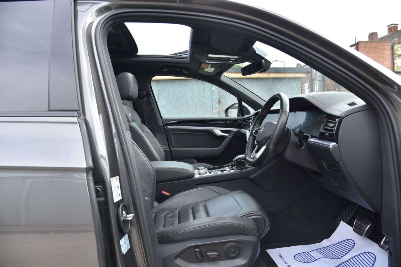 2021 VOLKSWAGEN TOUAREG 2021 VOLKSWAGEN TOUAREG