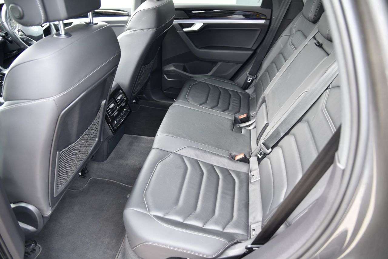 2021 VOLKSWAGEN TOUAREG 2021 VOLKSWAGEN TOUAREG