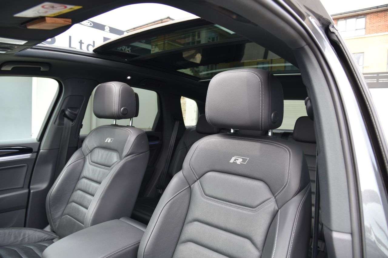 2021 VOLKSWAGEN TOUAREG 2021 VOLKSWAGEN TOUAREG