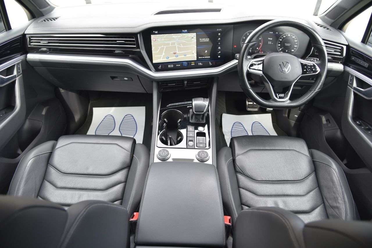 A 2021 VOLKSWAGEN TOUAREG 3.0 TSI V6 Black Edition SUV 5dr Petrol Tiptronic 4Motion Euro 6 (s/s) (340 A 2021 VOLKSWAGEN TOUAREG 3.0 TSI V6 Black Edition SUV 5dr Petrol Tiptronic 4Motion Euro 6 (s/s) (340
