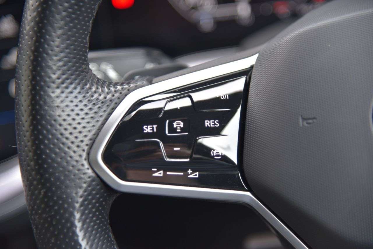 2021 VOLKSWAGEN TOUAREG 2021 VOLKSWAGEN TOUAREG