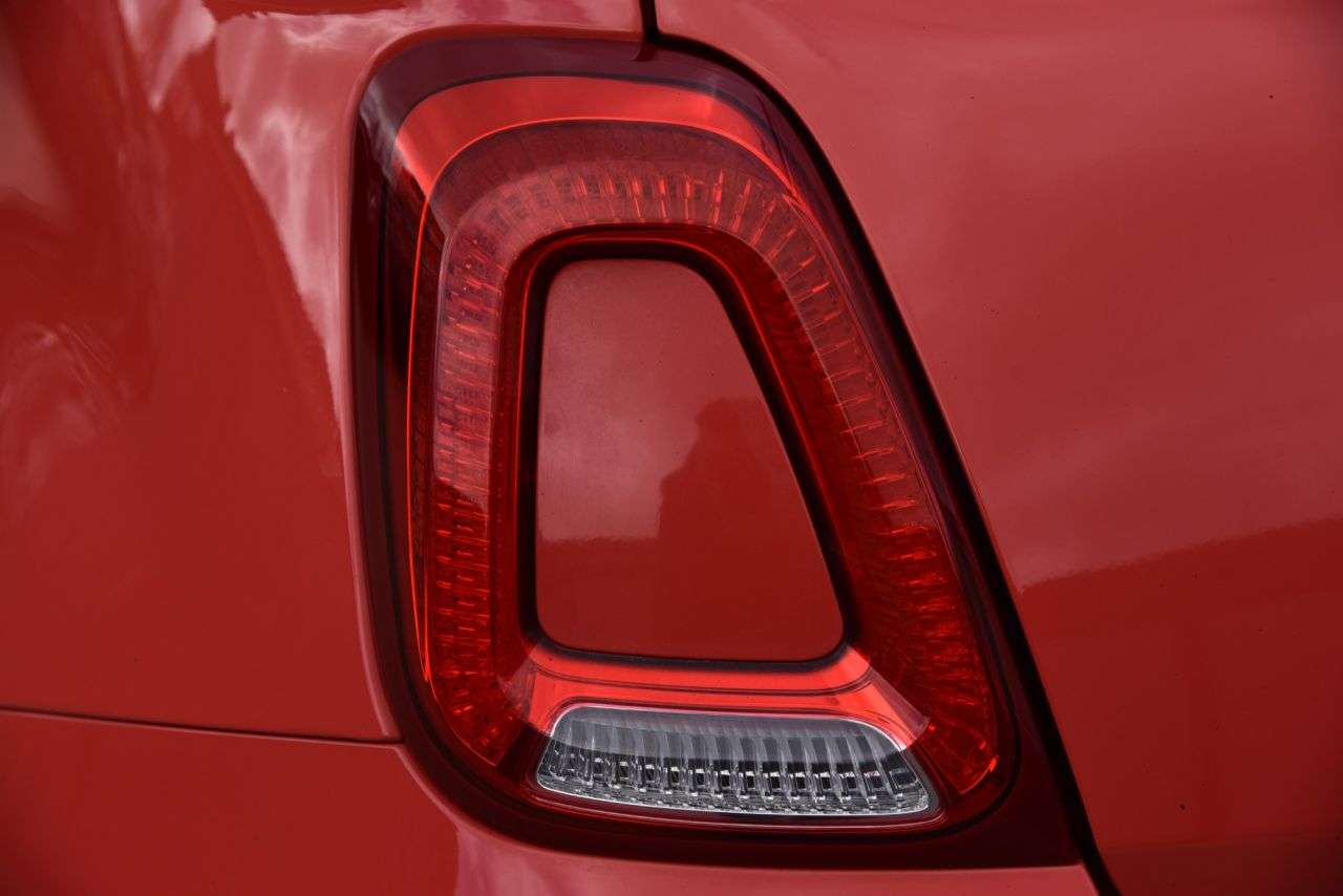 2018 FIAT 500 2018 FIAT 500