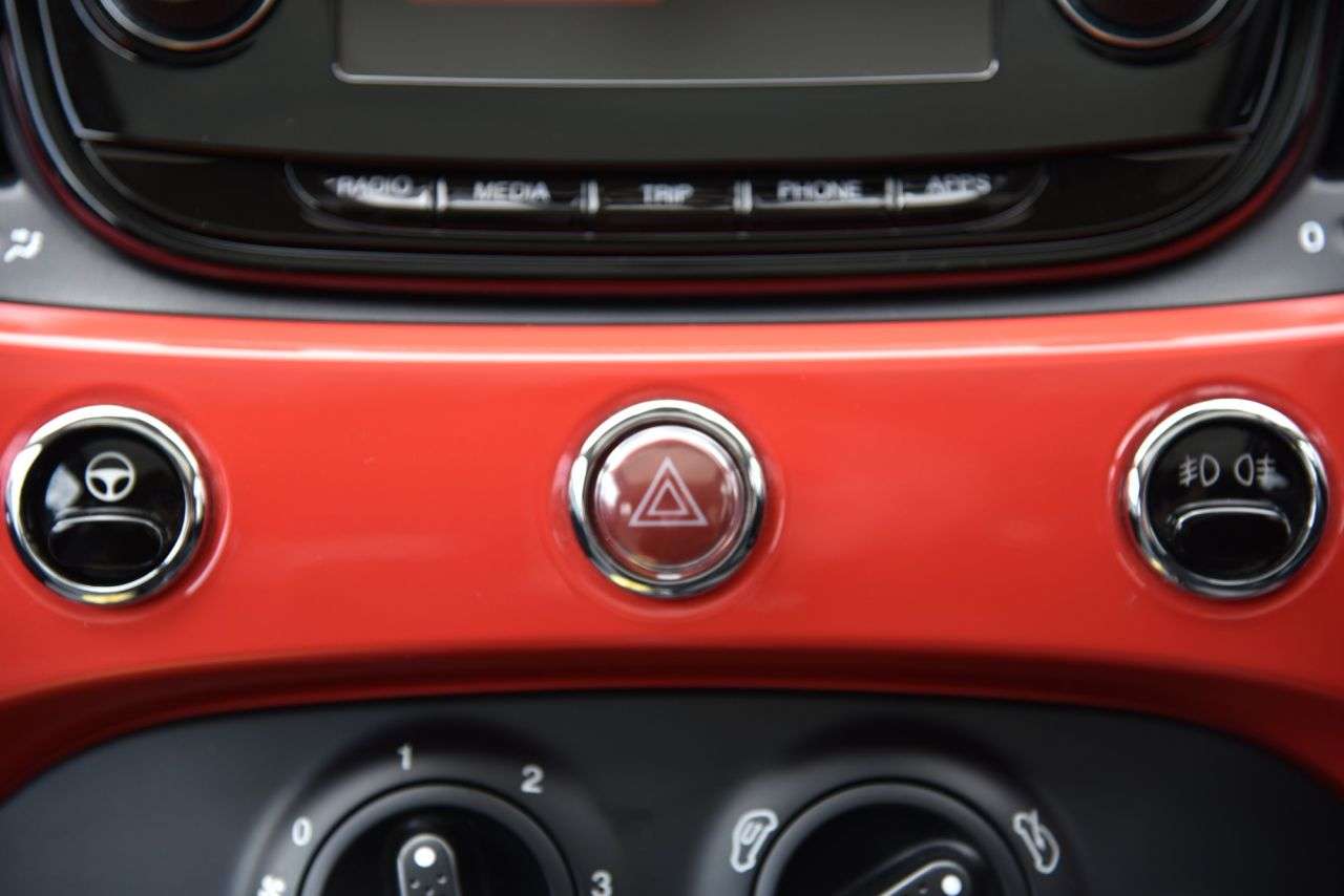 2018 FIAT 500 2018 FIAT 500
