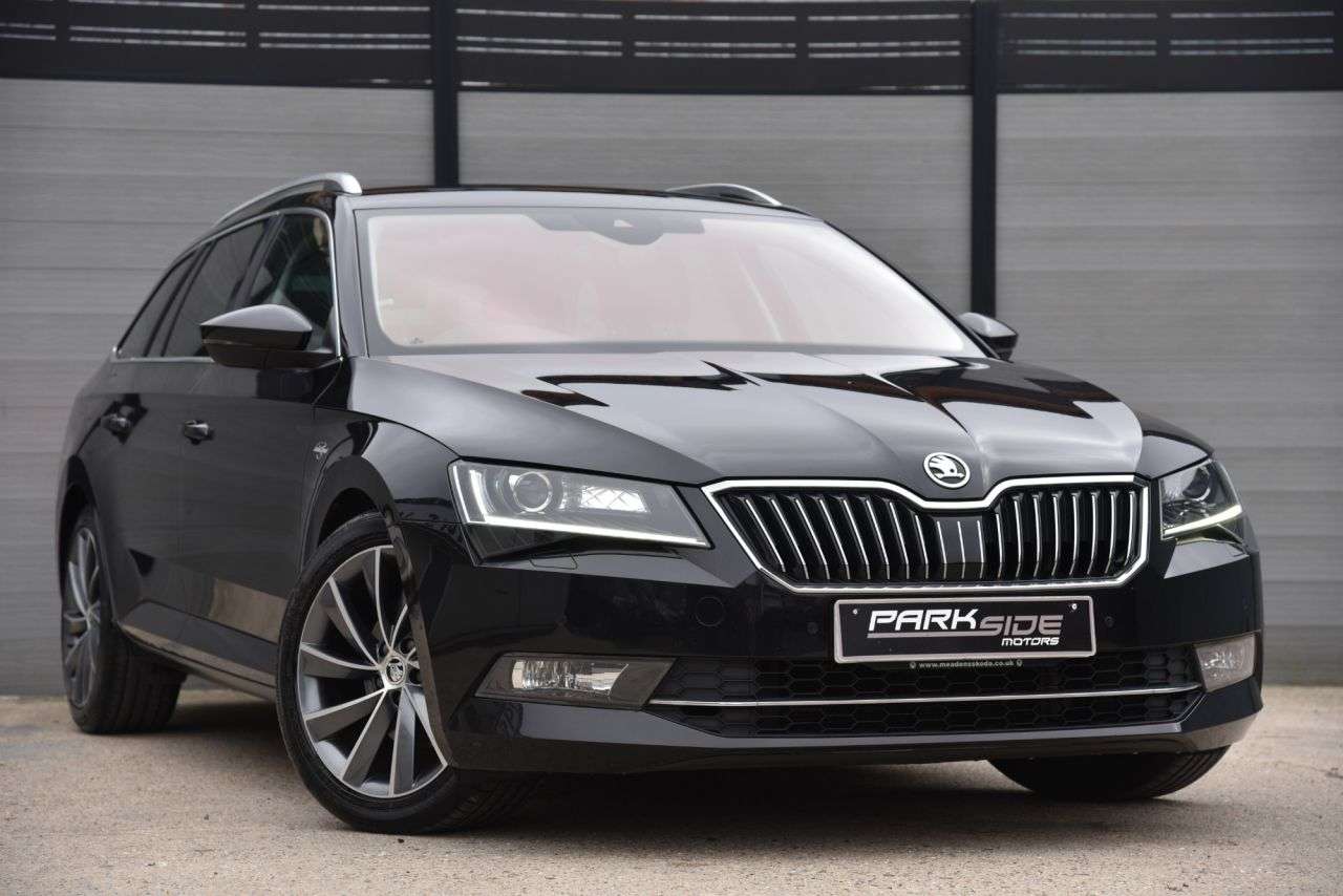 A 2017 SKODA SUPERB 2.0 TDI Laurin & Klement Estate 5dr Diesel DSG Auto 6Spd Euro 6 (s/s) (190 A 2017 SKODA SUPERB 2.0 TDI Laurin & Klement Estate 5dr Diesel DSG Auto 6Spd Euro 6 (s/s) (190