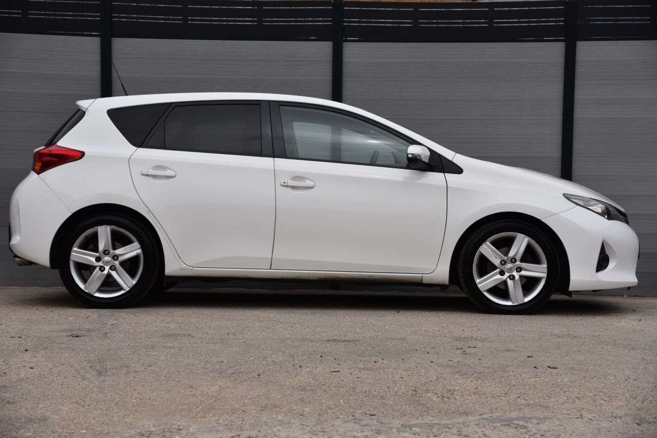 2014 TOYOTA AURIS 2014 TOYOTA AURIS