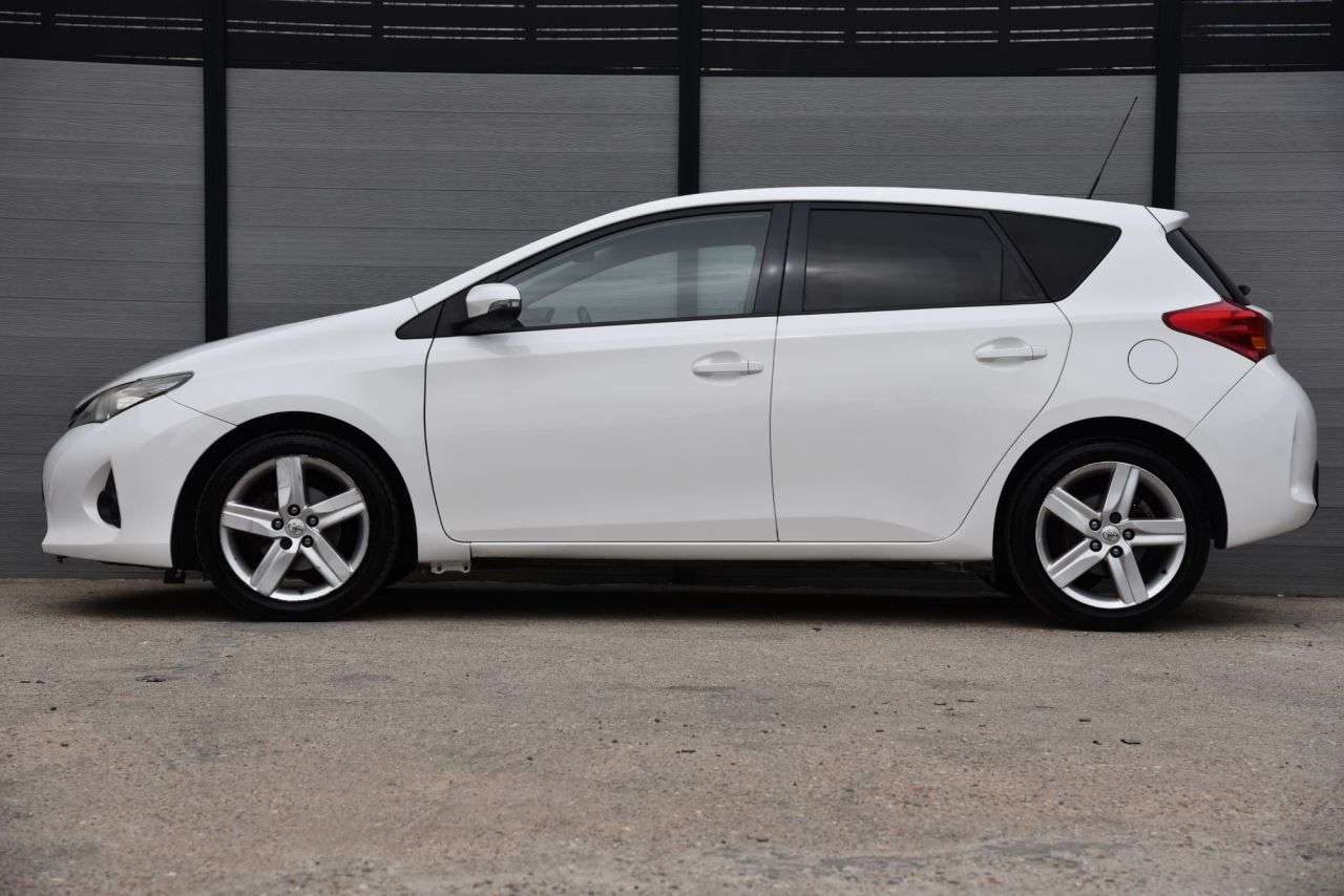 2014 TOYOTA AURIS 2014 TOYOTA AURIS