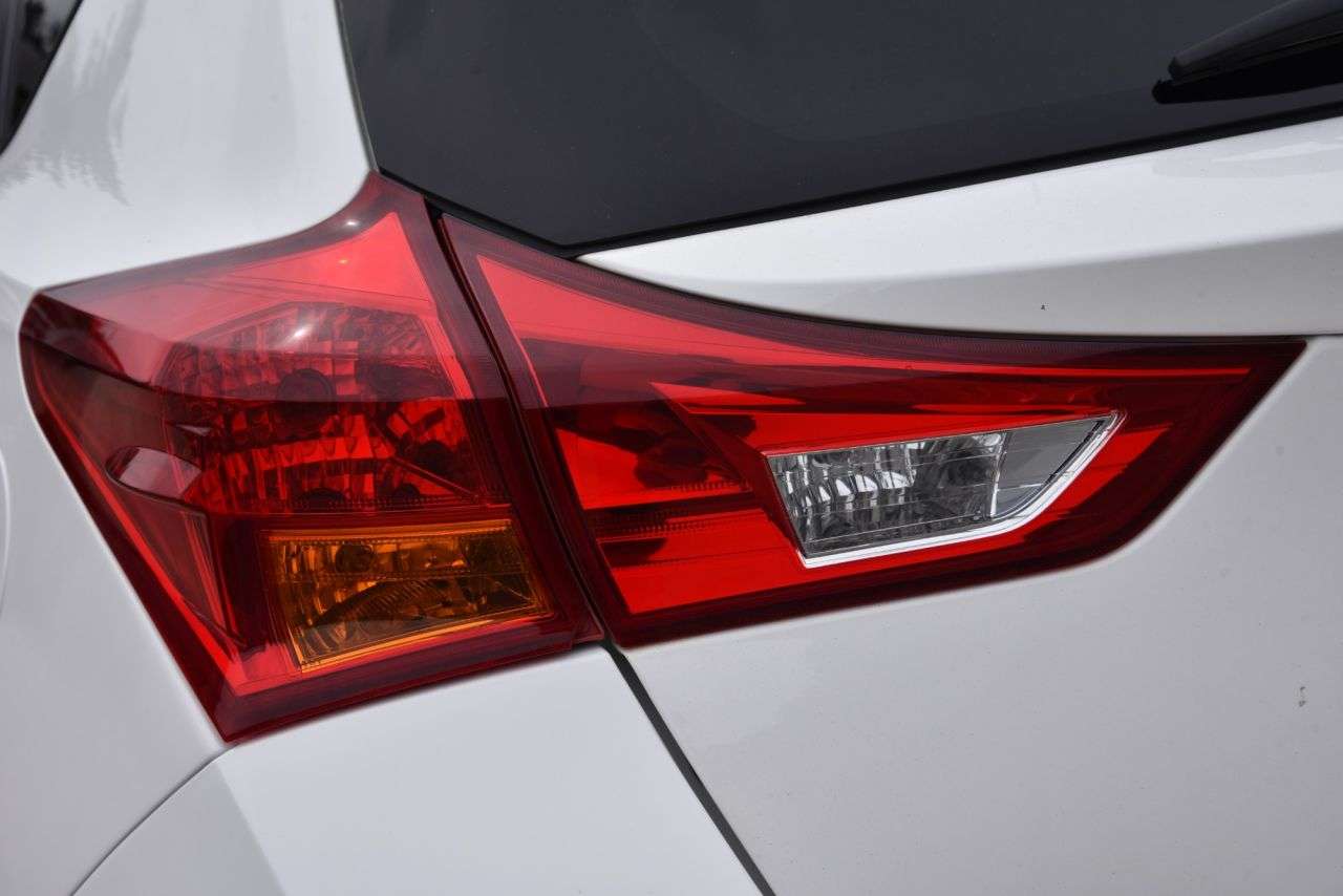 2014 TOYOTA AURIS 2014 TOYOTA AURIS