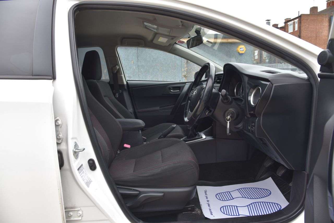 2014 TOYOTA AURIS 2014 TOYOTA AURIS