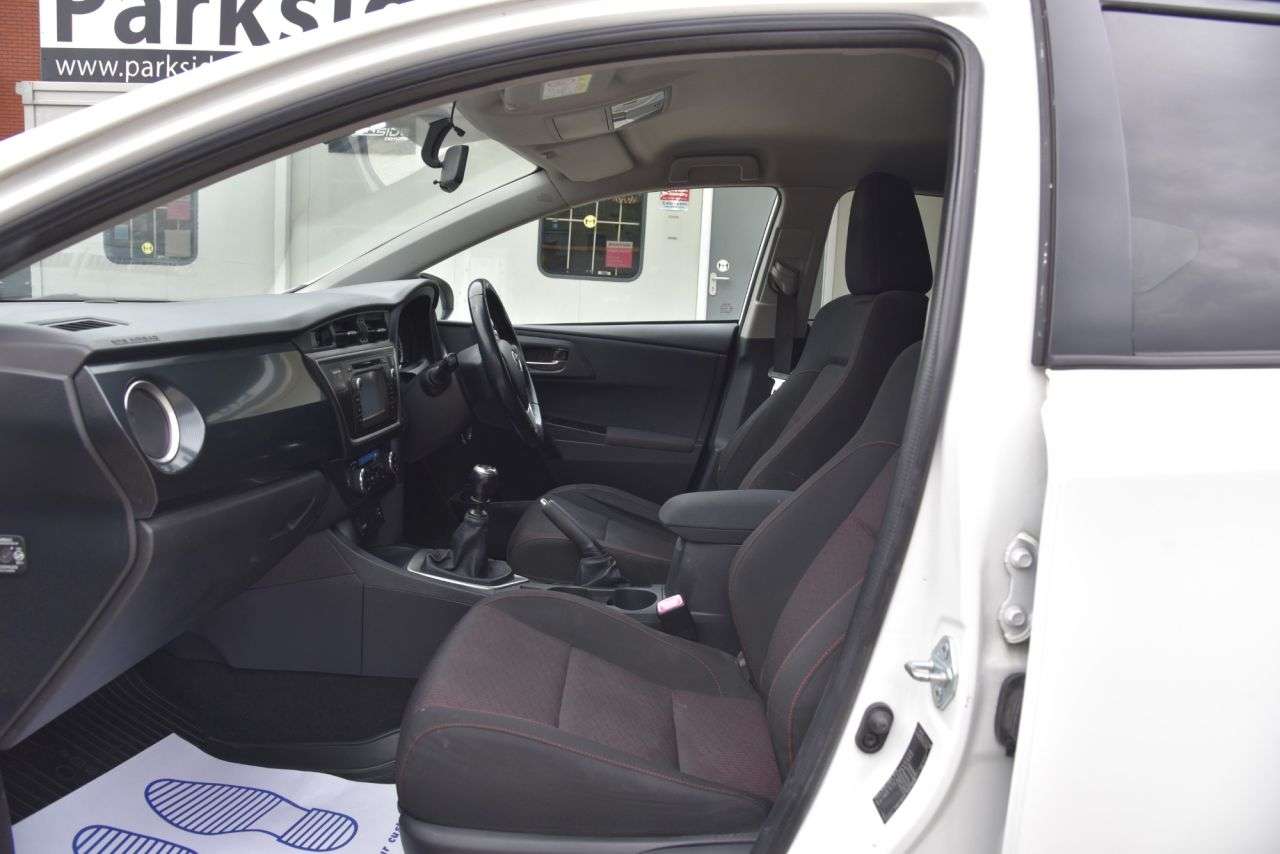 2014 TOYOTA AURIS 2014 TOYOTA AURIS